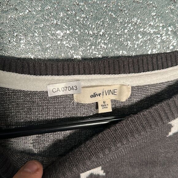 Olive and Olive sweater - Picture 2 of 2